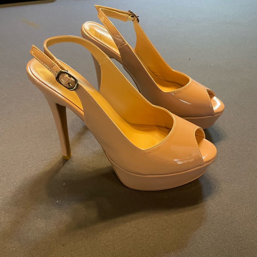 SAMMITOP sz 7 — Sophisticated Tan Slingback Heels with Stiletto